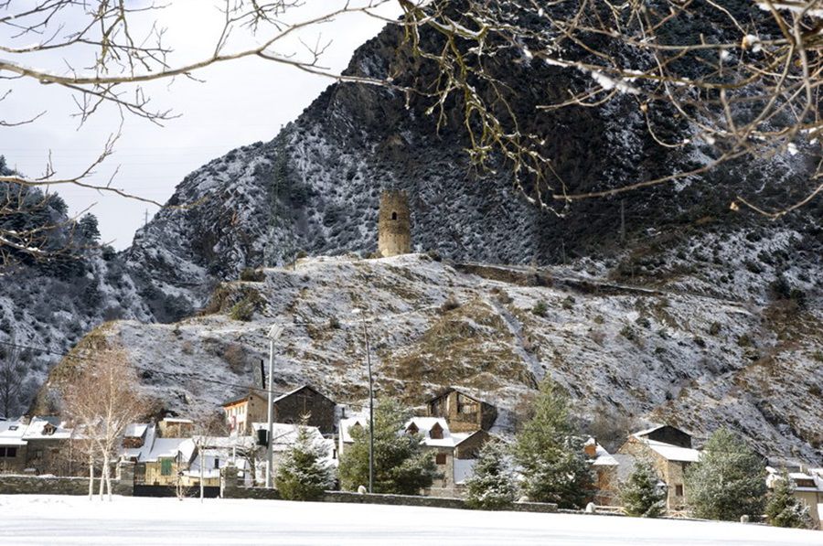 Hotel Restaurant Castellarnau Escalo ภายนอก รูปภาพ