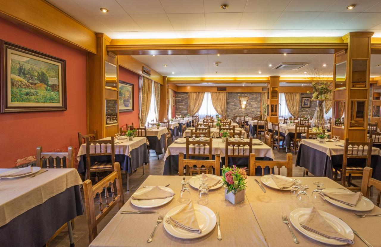 Hotel Restaurant Castellarnau Escalo ภายนอก รูปภาพ